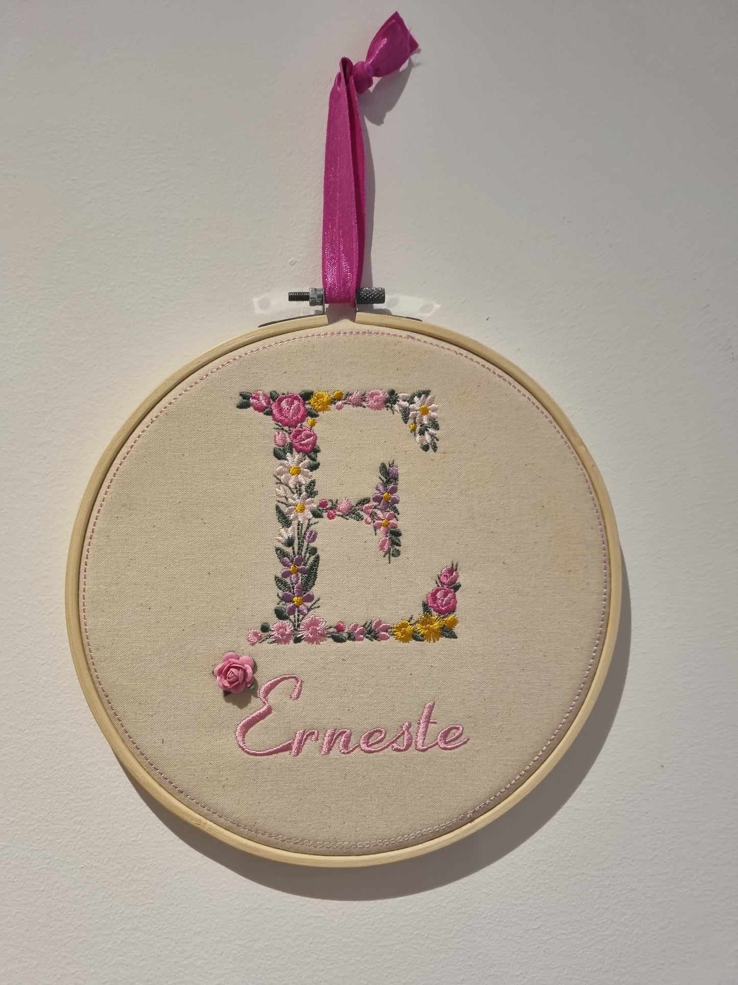 Personalized embroidered Hoop - Embroidered Hoop with initial/first name Ø20cm