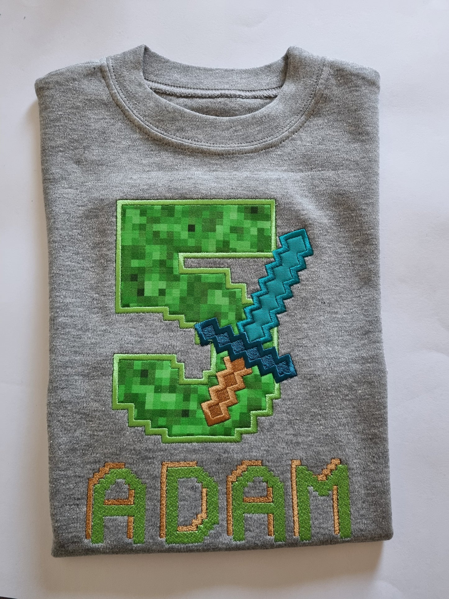 Children Personalised Birthday Tshirt with Pixed number - Embroidery