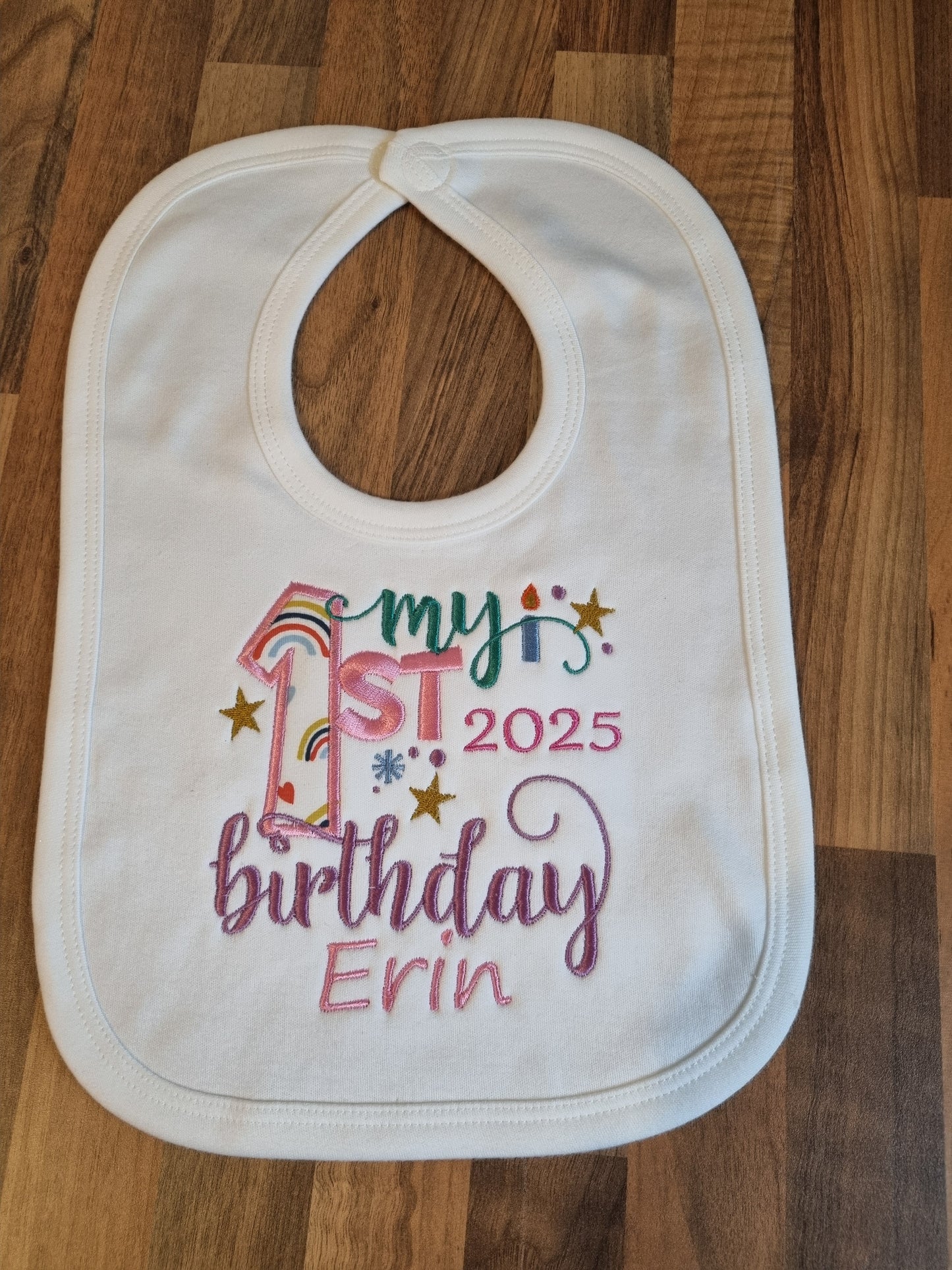 Personalised First Birthday Bib for Girls - Smash the cake !! - Embroidery