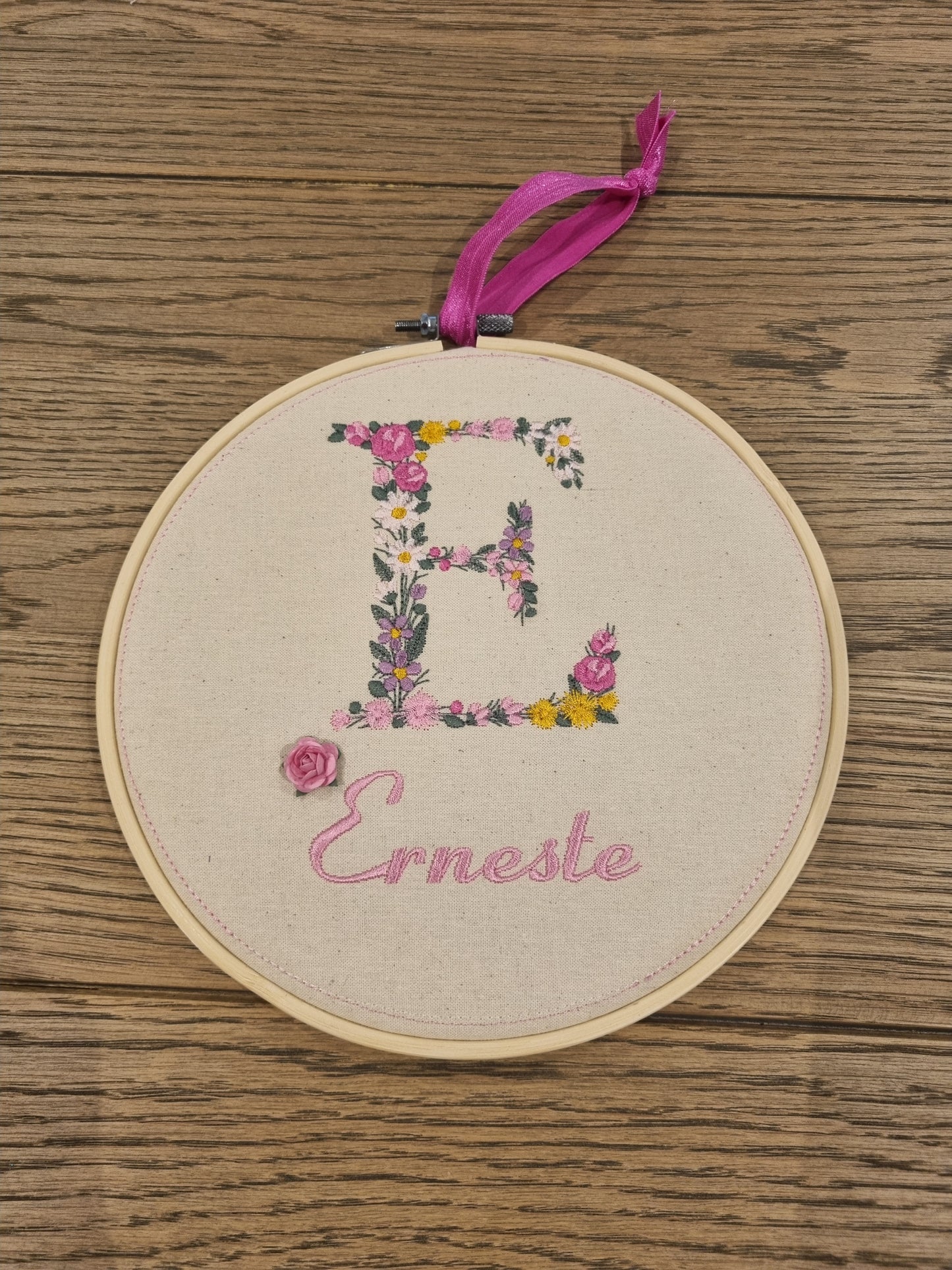 Personalized embroidered Hoop - Embroidered Hoop with initial/first name Ø20cm