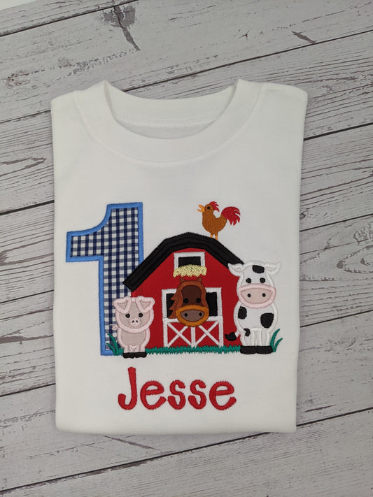 Children tshirt barn with farm animals