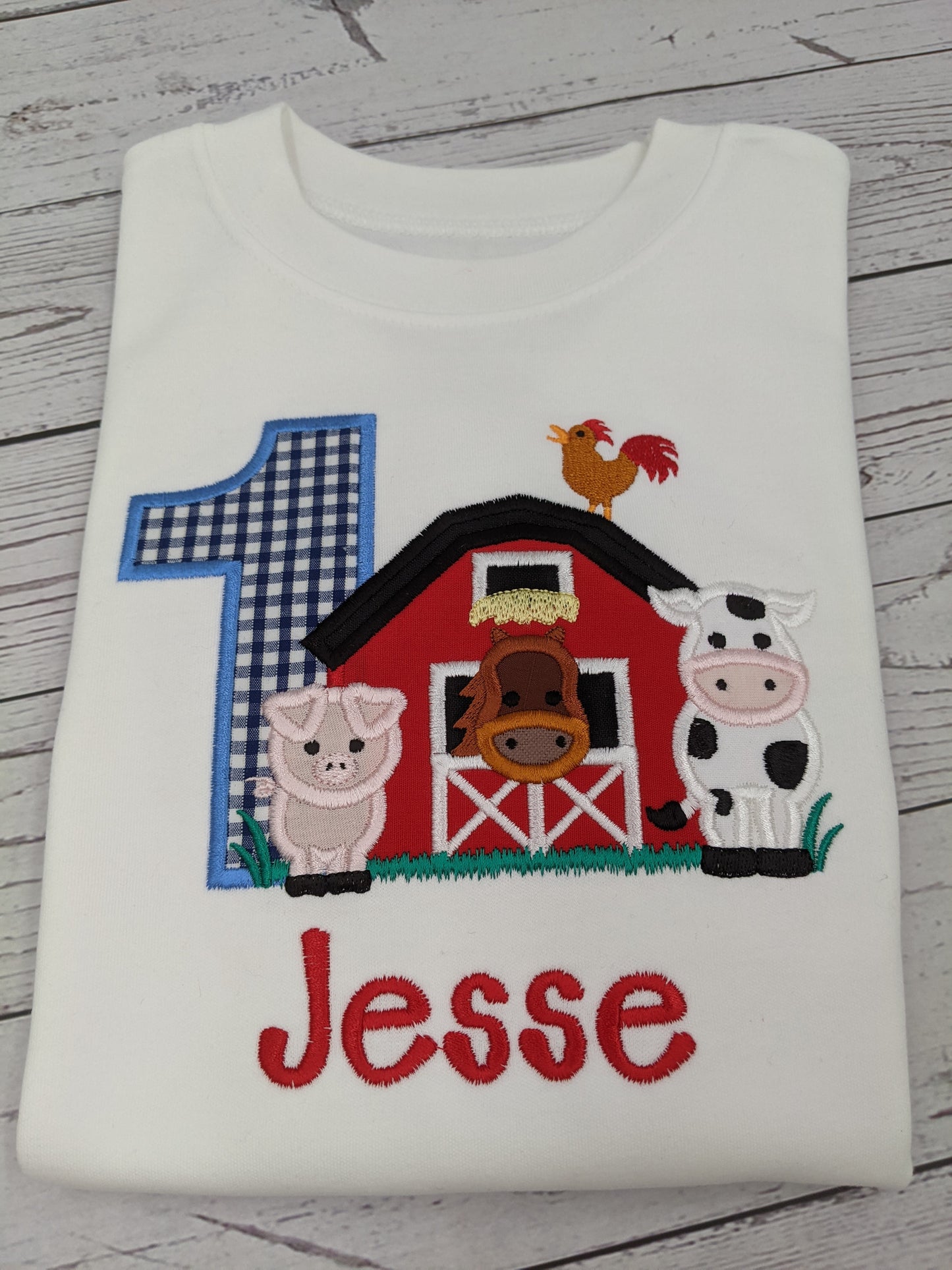Children tshirt barn with farm animals